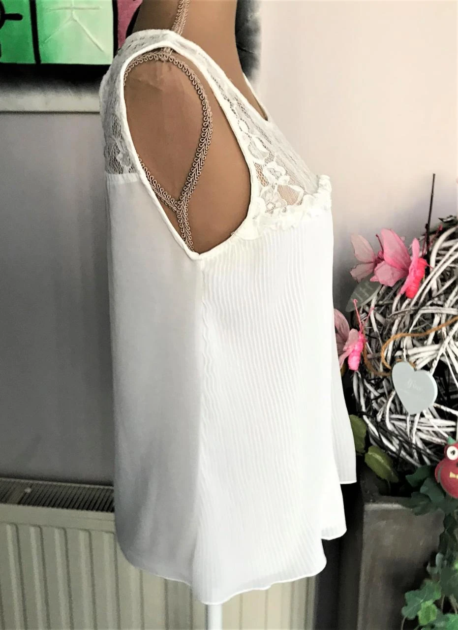 RinaSimento M36 blusa en crema con parte superior de encaje y pliegues . – photo 2